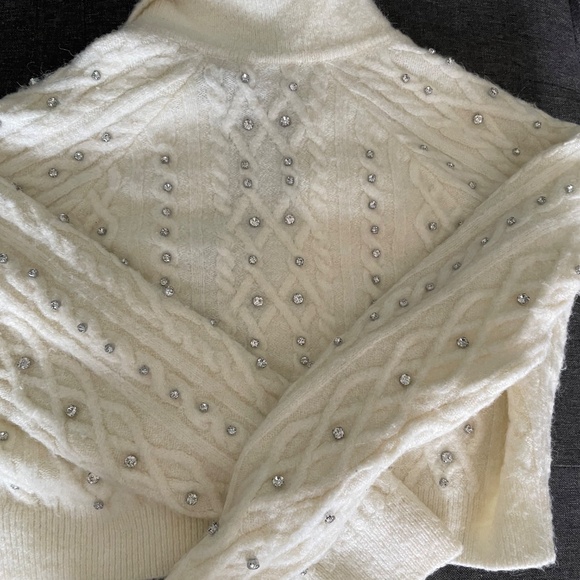 Rhinestone cropped sweater - Picture 6 of 6